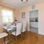 Apartment Nada Selce