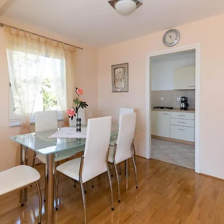 Apartament Nada Selce