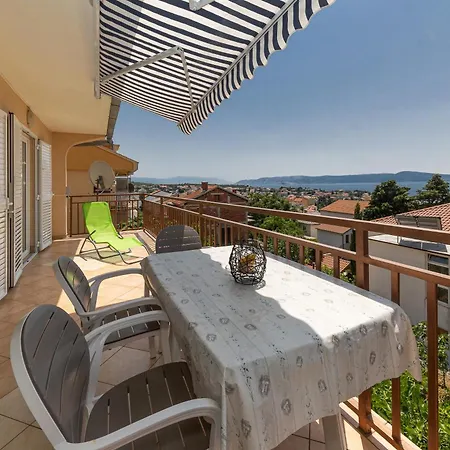 Nada Apartment Selce
