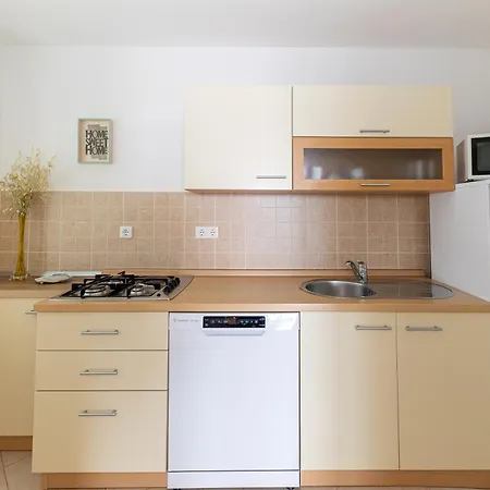 Nada Apartment Selce